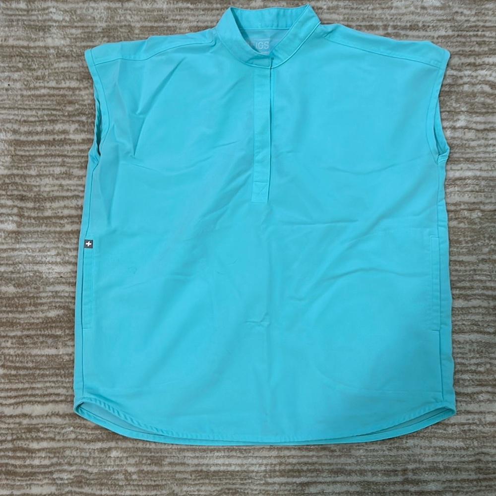 FIGS - Rafaela XS Scrub top - color “Fresh Aqua” in EUC